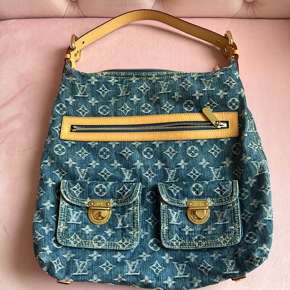 Louis Vuitton Handbags - Louis Vuitton Denim Baggy GM, excellent condition